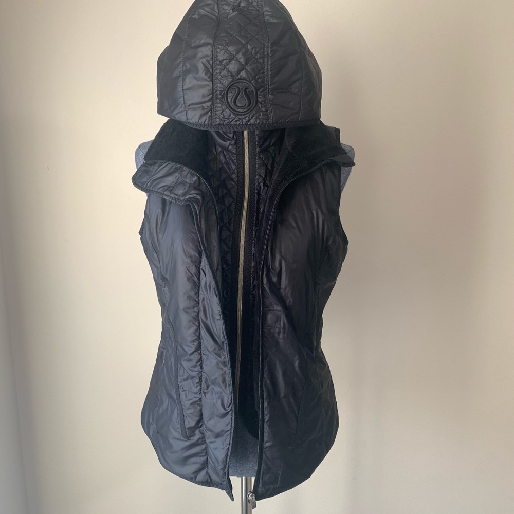 RARE Lululemon black 2 way black vest size 10